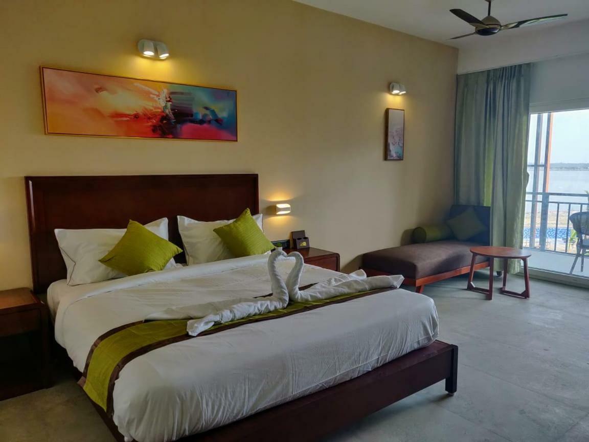 Hotel Sonar Bangla Taki Hasnabad Luaran gambar