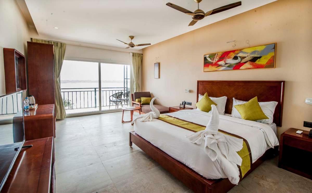 Hotel Sonar Bangla Taki Hasnabad Luaran gambar